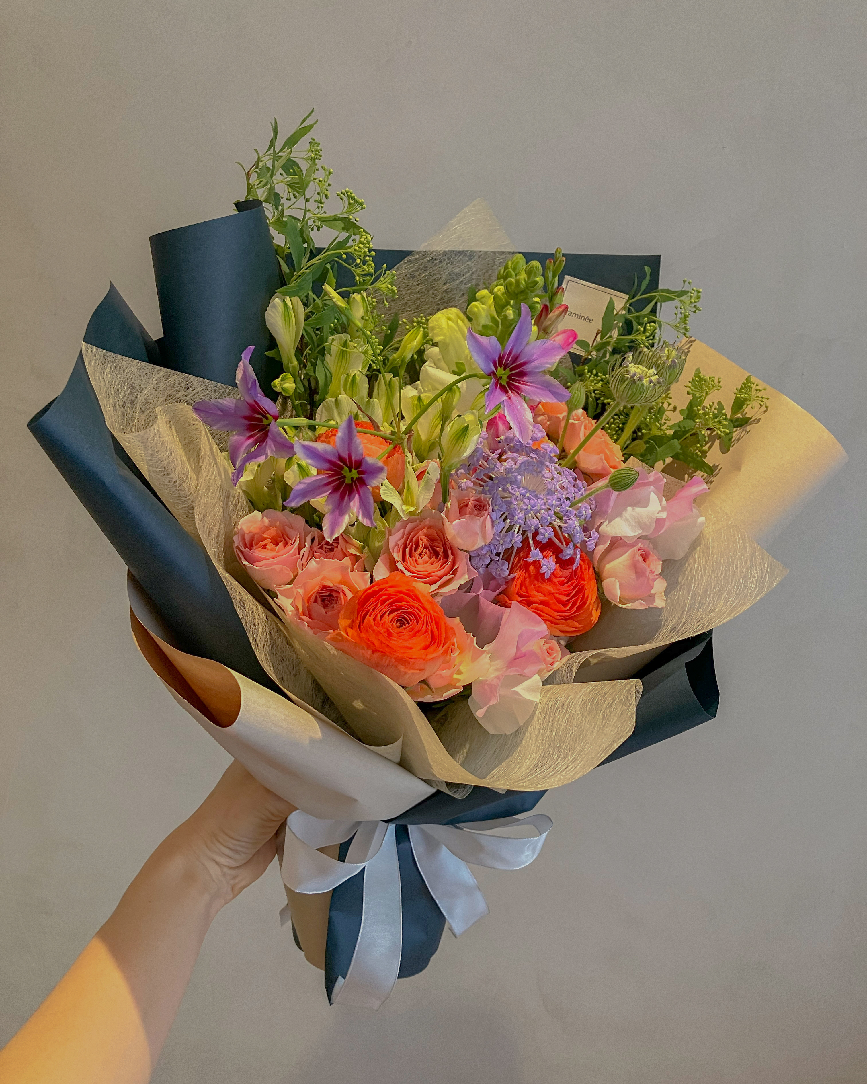 Colorful mixed bouquet arrangement